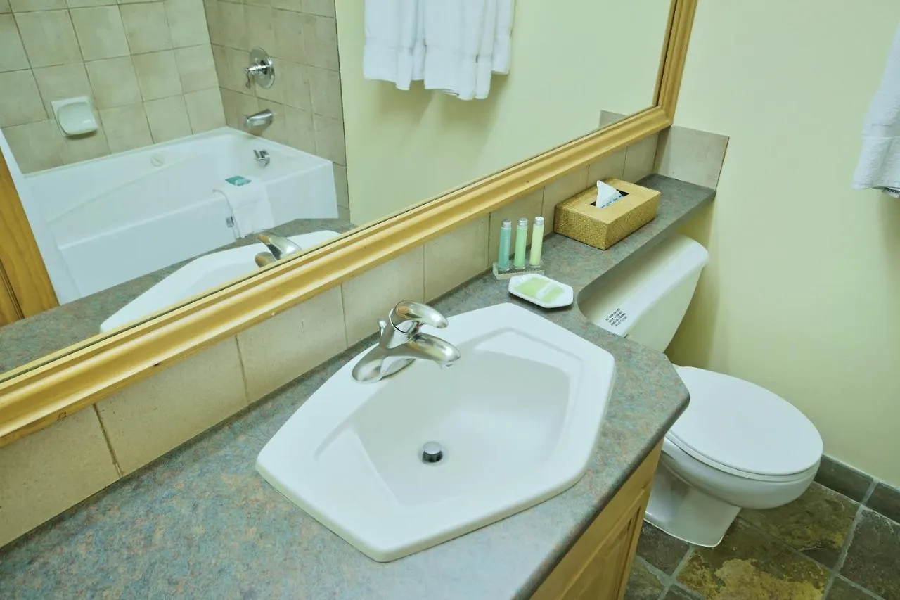 *** Resort Mountainside Lodge Whistler Canada