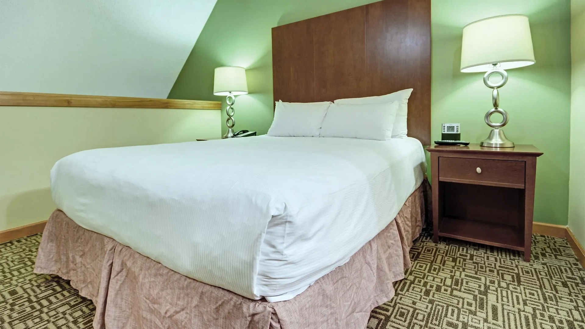 Mountainside Lodge Whistler 3*,  Canada