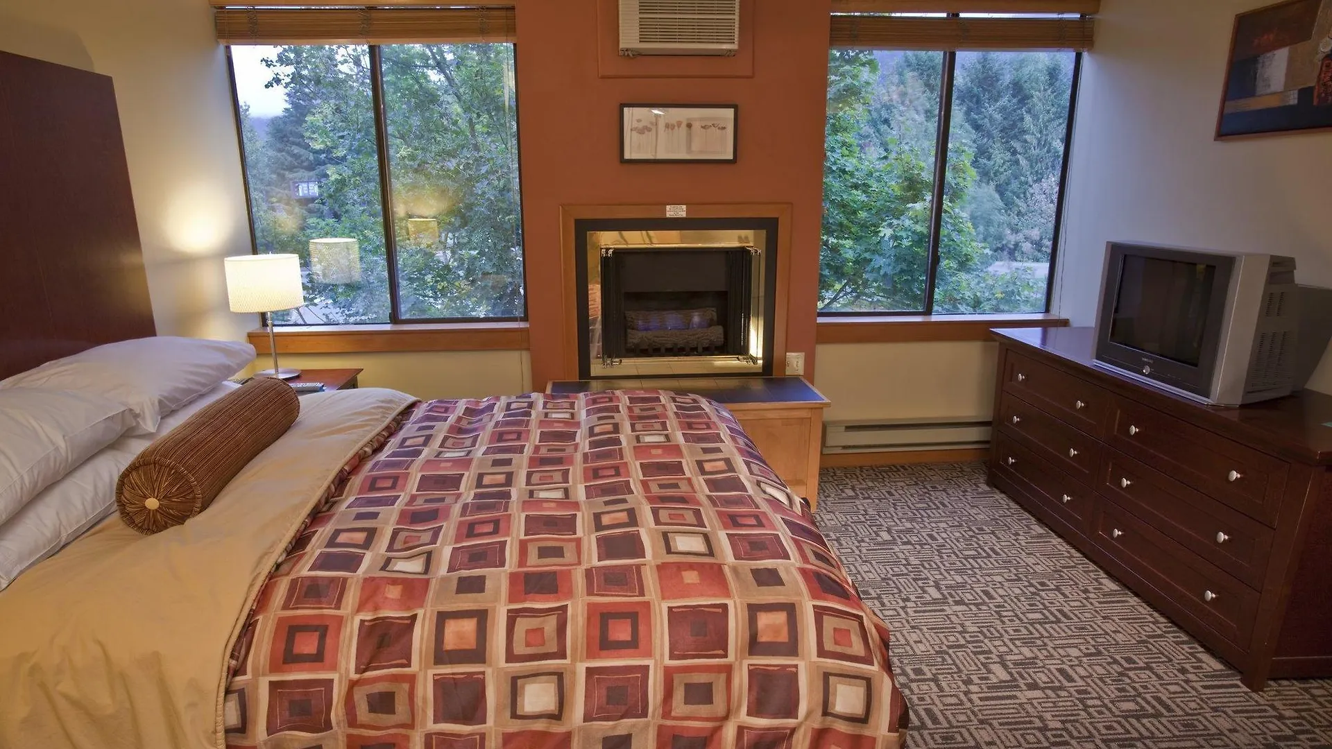 Mountainside Lodge Whistler 3*,  Canada