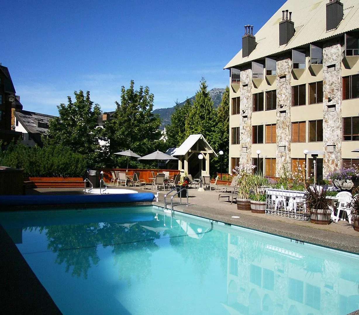 Mountainside Lodge Whistler